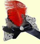 Minihut schwarz mit roter Feder Miniaturhut Pin up-Girl